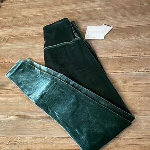 NWT Beyond Yoga Velvet Motion High Waisted Midi leggings